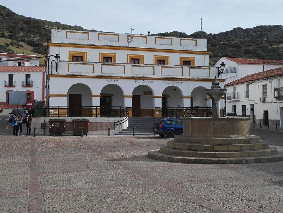 Vista de Esparragosa de Lares