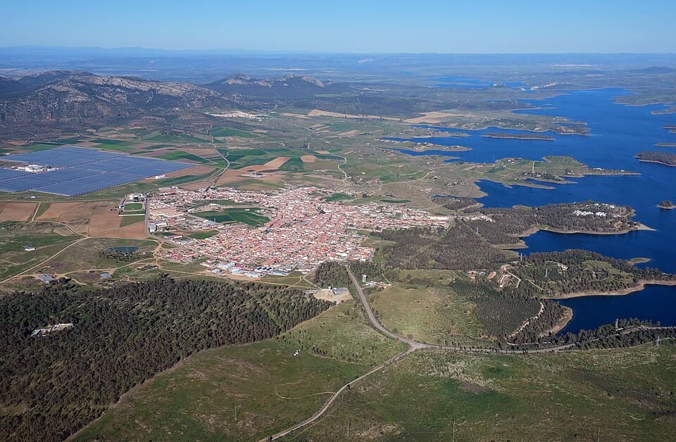 Vista de Orellana la Vieja