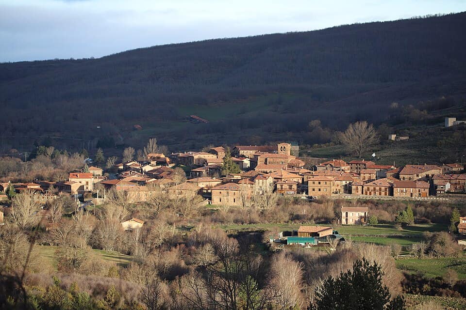 Vista de Pineda de la Sierra