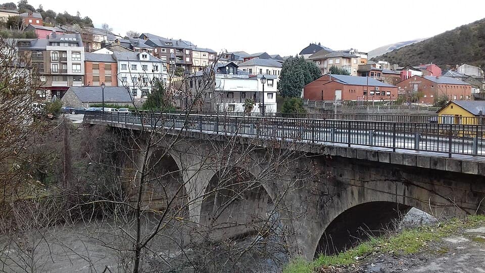 Vista de Puente de Domingo Flórez