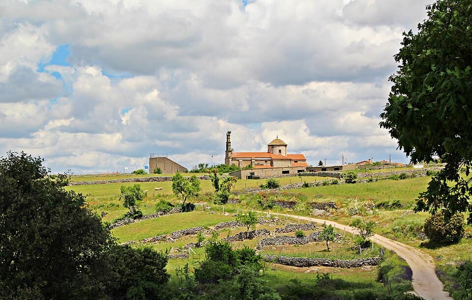 Vista de Santa María de Sando