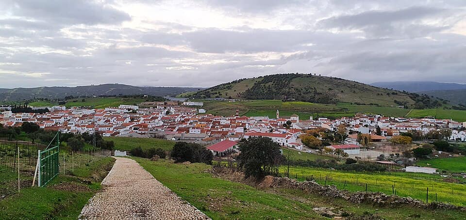 Vista de Almadén de la Plata